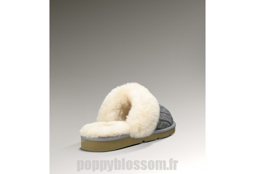 Différents styles Ugg-328 Knit Cozy Gris chaussons?